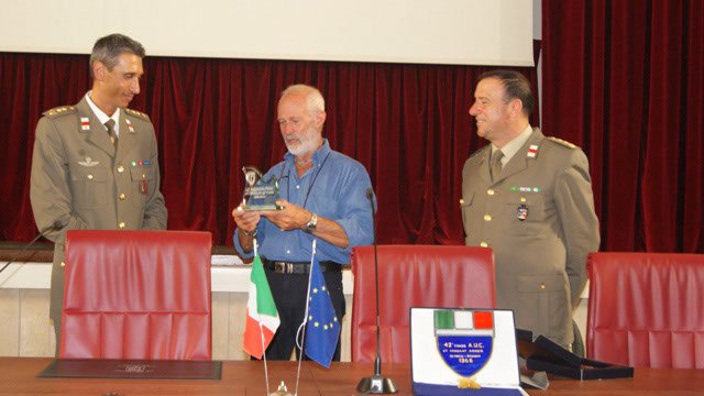 1° raduno Ascoli Piceno dal 9 al 10 settembre 2011 -  foto...191 - vengono scambiati i regali